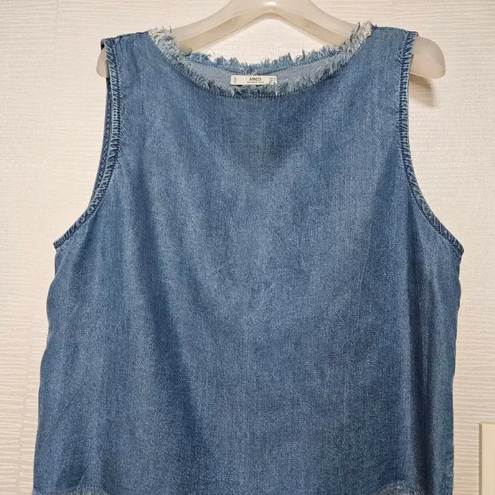 [BUNJANG] MNG Denim Cutout Blouse (M) / MNG 데님 컷아웃 블라우스 M