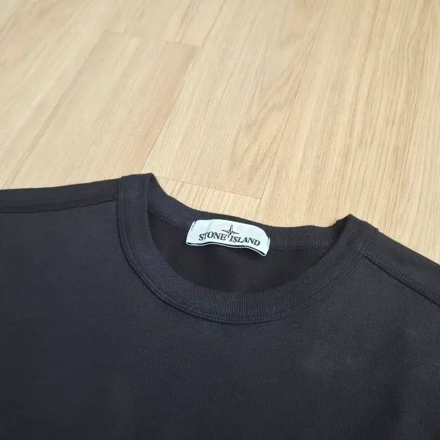 [SOLD OUT] 스톤아일랜드 맨투맨 블랙 s