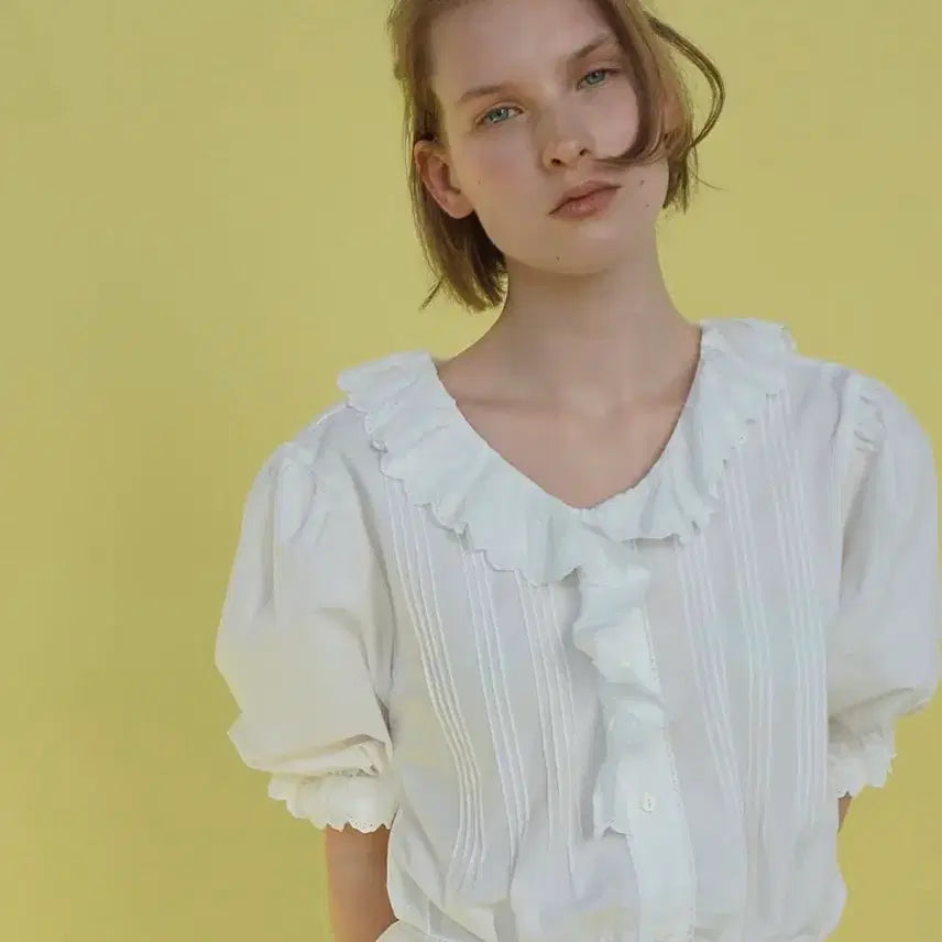 [BUNJANG] Sodding Bread Frida White Blouse / 쏘딩키브레드 Frida 프리다 화이트 블라우스