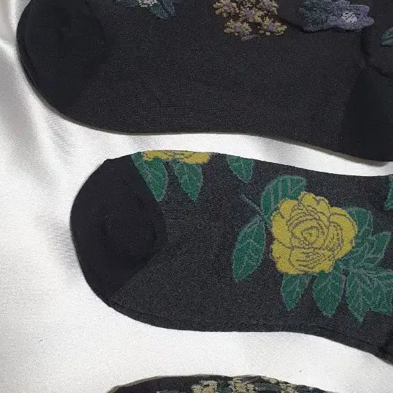 [BUNJANG] mina perhonen Black Rose Flower Pattern Socks / 블랙장미 플라워 꽃패턴 mina perhonen 미나 페르호넨 양말 삭스