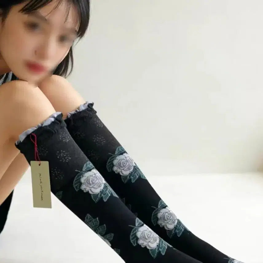 [BUNJANG] mina perhonen Black Rose Flower Pattern Socks / 블랙장미 플라워 꽃패턴 mina perhonen 미나 페르호넨 양말 삭스