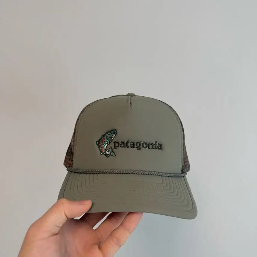 [BUNJANG] Patagonia Fish Logo Trucker Cap Khaki / 파타고니아 피쉬 로고 트러커 캡 카키
