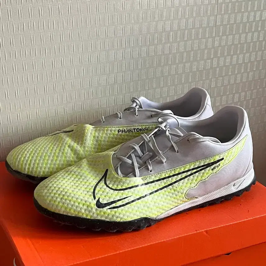 [BUNJANG] Nike Phantom GX Academy TF Soccer Cleats / 나이키 팬텀 gx 아카데미 tf 300