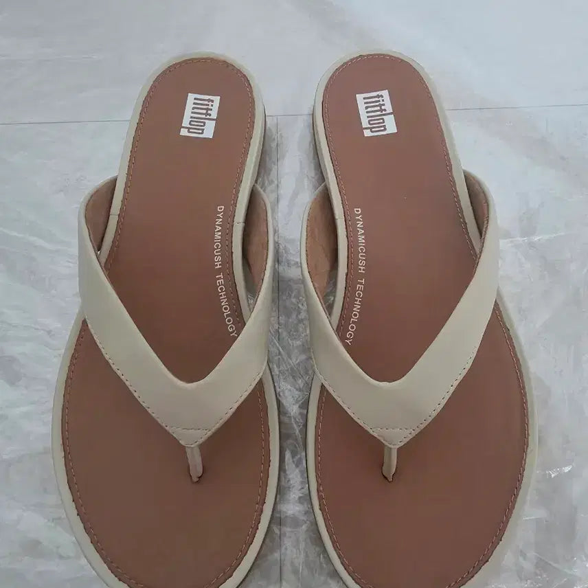 [SOLD OUT] 핏플랍 레더 쪼리 37