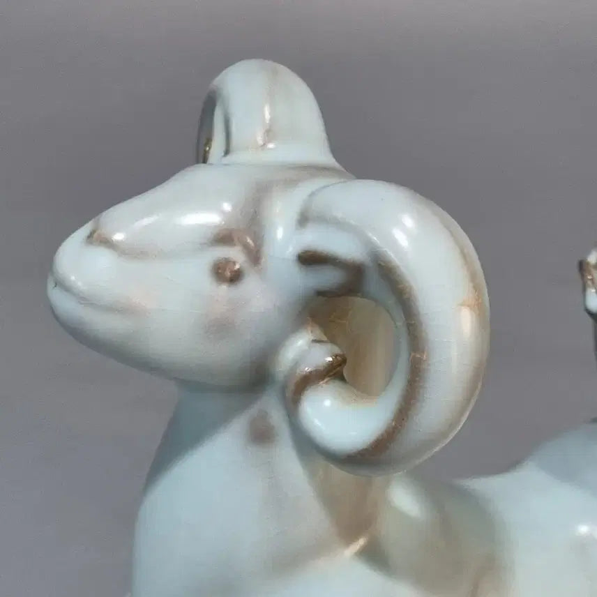 [BUNJANG] Ru Ware Sheep-shaped Celadon Oil Lamp / 여요 천청유 양모양유등. 가로17 높이15