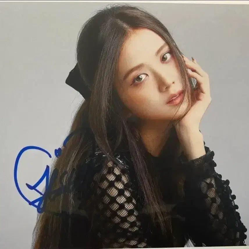 [BUNJANG] BLACKPINK Jisoo Signed Photo with Authentication / 블랙핑크 지수 친필 사인 진품 보증서o 20x25