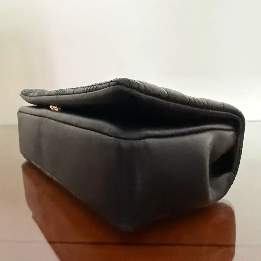 [SOLD OUT] 버버리 미니 퀼팅 숄더백 롤라백