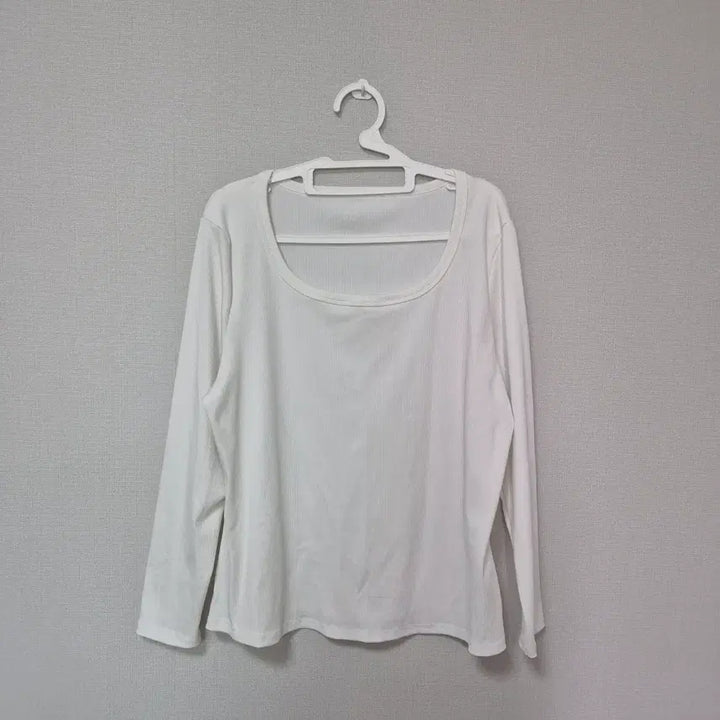[BUNJANG] Basic White and Black U-Neck Long Sleeve T-shirts Bundle Set / 기본템! 화이트/블랙 U넥 긴팔 티셔츠 2장 빅사이즈 110 120
