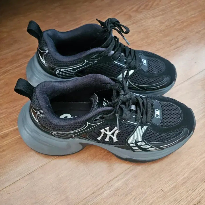 [BUNJANG] MLB Black XLG Sneakers / MLB 블랙 XLG 운동화
