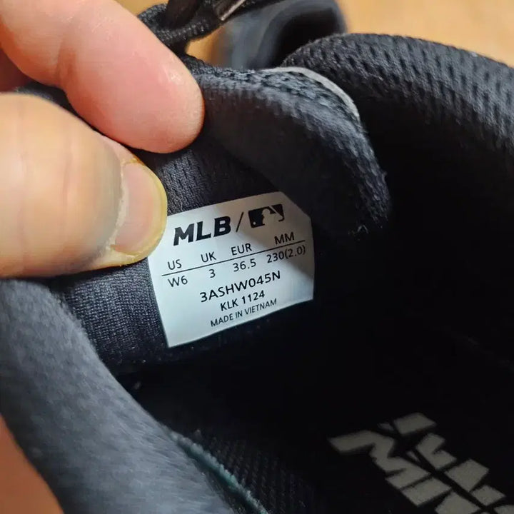 [BUNJANG] MLB Black XLG Sneakers / MLB 블랙 XLG 운동화