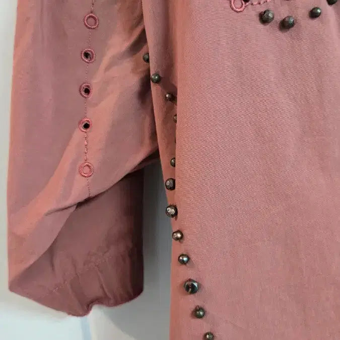 [BUNJANG] OBZEE Red Brown Studded Blouse / OBZEE 오브제 적브라운 스터드 블라우스