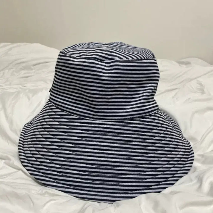[SOLD OUT] 탈부착 끈 양면 버킷햇