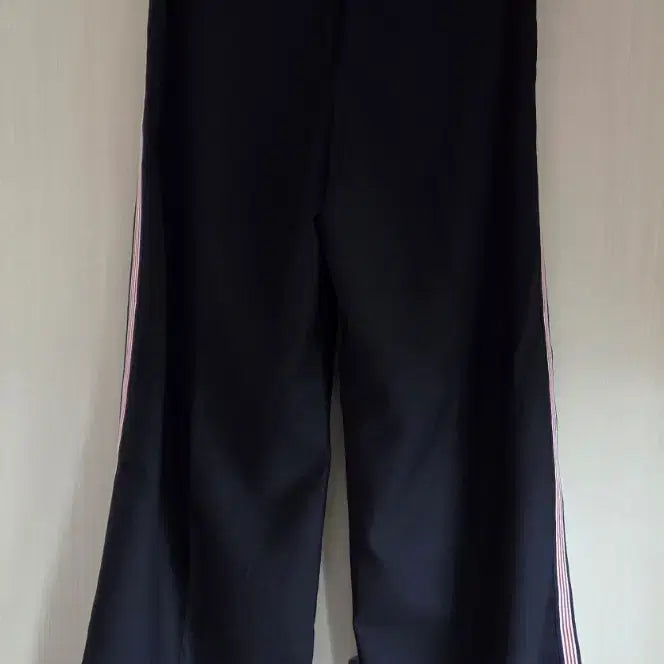 [BUNJANG] STUDIO TOMBOY Side Stripe Pants / 스튜디오 톰보이 (STUDIO TOMBOY) 사이드 스트라이프 바지