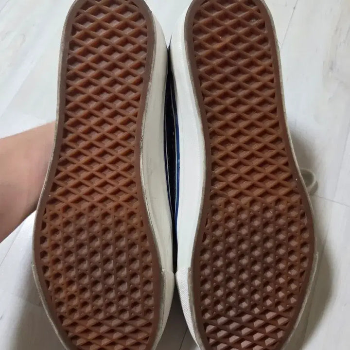 [BUNJANG] Vans Invincible Premium Old Skool Prayed Denim Marshmallow 275 / 반스 x 인빈시블 프리미엄 올드스쿨 프레이드 데님 마쉬멜로우 275