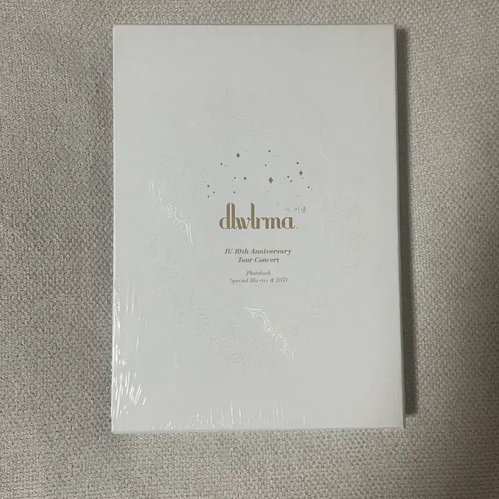 [BUNJANG] IU dwlrma 10th Anniversary DVD Blu-ray Set (Sealed) / 미개봉 아이유 dwlrma 10주년 DVD 블루레이 세트