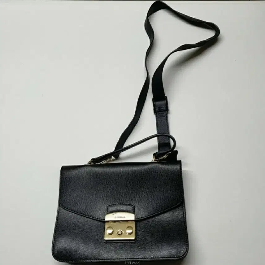 [BUNJANG] Furla Metropolis Mini Crossbody Bag / 명품 훌라 (FURLA 정품)사피아노가죽 메트로폴리스 미니 크로스백