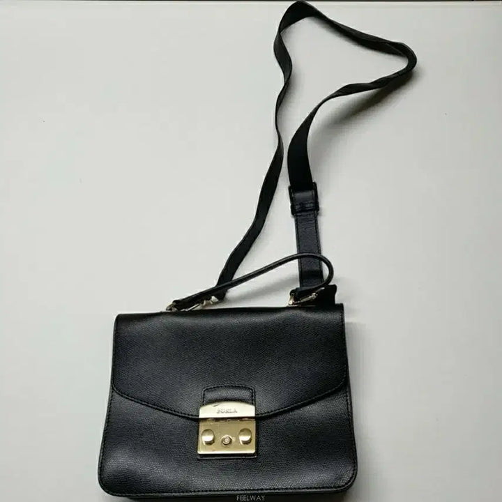 [BUNJANG] Furla Metropolis Mini Crossbody Bag / 명품 훌라 (FURLA 정품)사피아노가죽 메트로폴리스 미니 크로스백