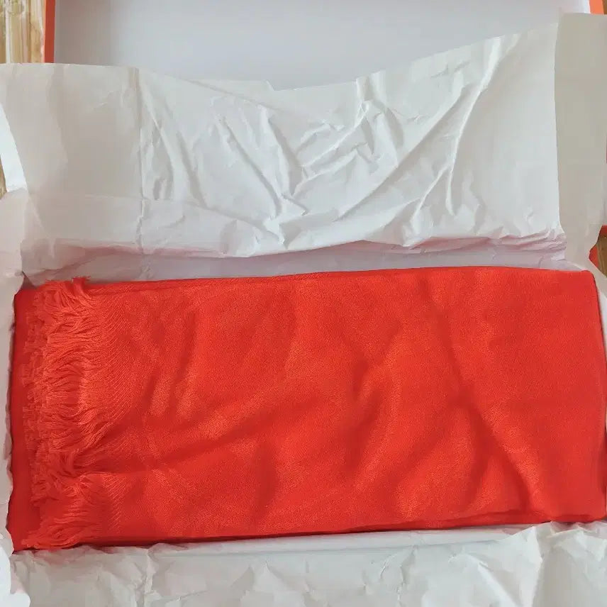 [BUNJANG] Hermes Silk Shawl / 에르메스 (Hermes) 실크 숄 + 박스
