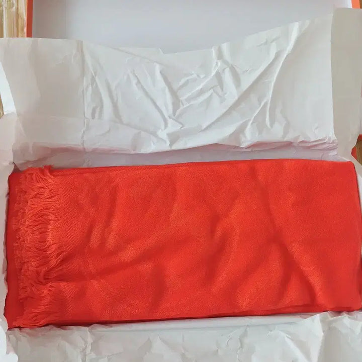 [BUNJANG] Hermes Silk Shawl / 에르메스 (Hermes) 실크 숄 + 박스