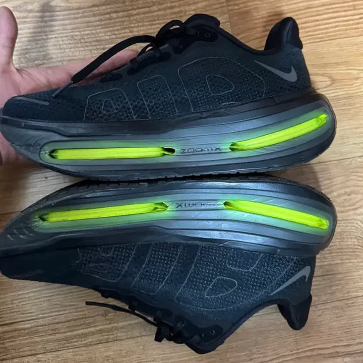 [BUNJANG] Nike Vomero Premium Running Shoes / 나이키 보메로 프리미엄 255 런닝화