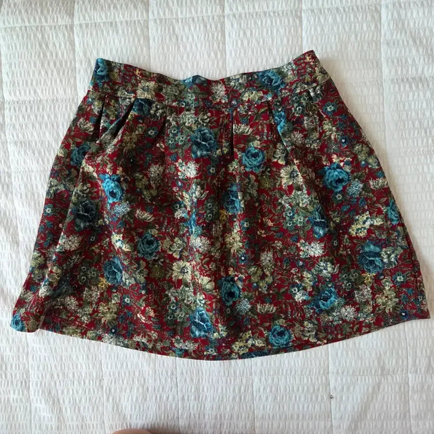 [BUNJANG] Floral Pattern Red Mini Skirt / 플라워 패턴 레드 미니스커트