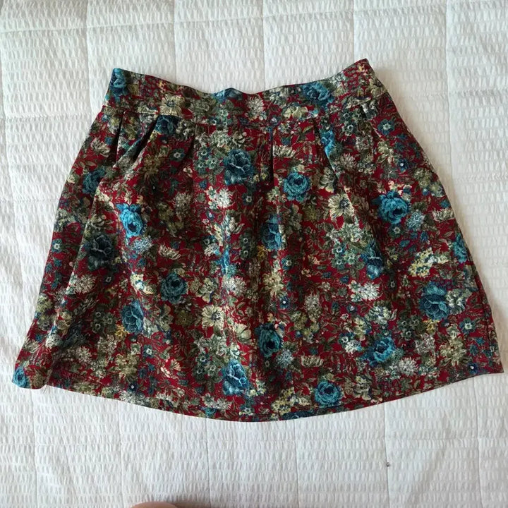 [BUNJANG] Floral Pattern Red Mini Skirt / 플라워 패턴 레드 미니스커트