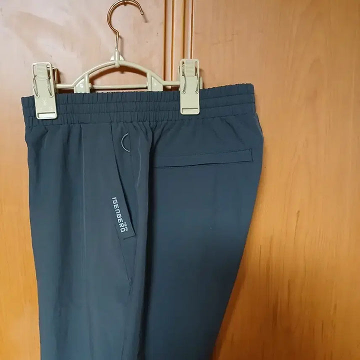[BUNJANG] ISENBERG Black Training Pants / ISENBERG 아이젠버그 검정 트레이닝 바지