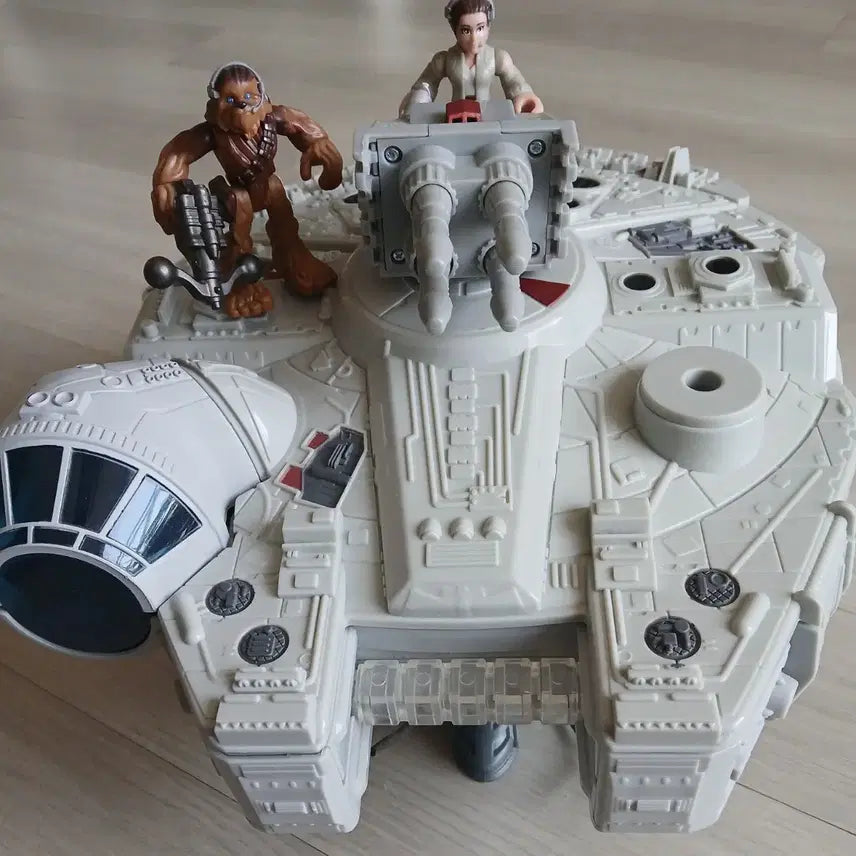 [BUNJANG] Hasbro Millennium Falcon Galactic Heroes / 해즈브로.밀레니엄팔콘.갤럭틱히어로즈.