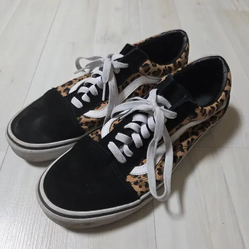 [BUNJANG] Vans Old Skool Animalier Black Sneakers / 반스 올드스쿨 애니멀리에 블랙 275