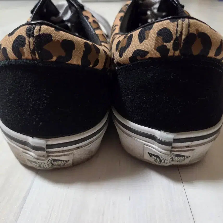 [BUNJANG] Vans Old Skool Animalier Black Sneakers / 반스 올드스쿨 애니멀리에 블랙 275