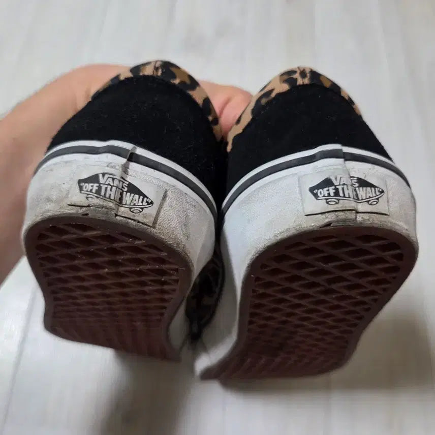 [BUNJANG] Vans Old Skool Animalier Black Sneakers / 반스 올드스쿨 애니멀리에 블랙 275