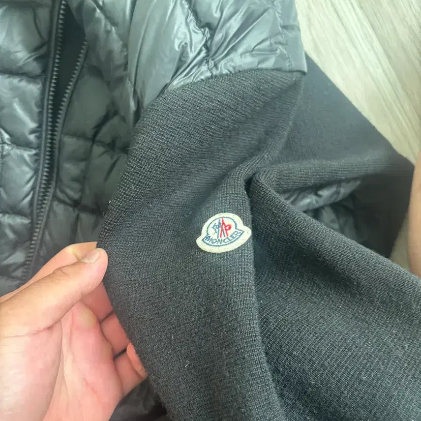 [SOLD OUT] 몽클레어 블랙 패딩 니트