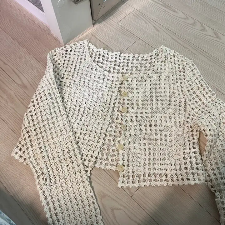 [BUNJANG] amomento Flower Lace Crop Cardigan / amomento 아모멘토 플라워 레이스 크롭 가디건