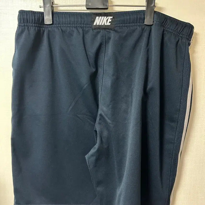 [SOLD OUT] 나이키 네이비 트레이닝 반바지