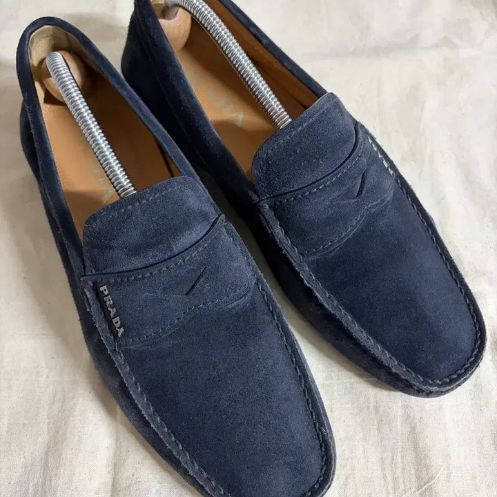 [SOLD OUT] 정품 프라다 스웨이드로퍼(UK7)