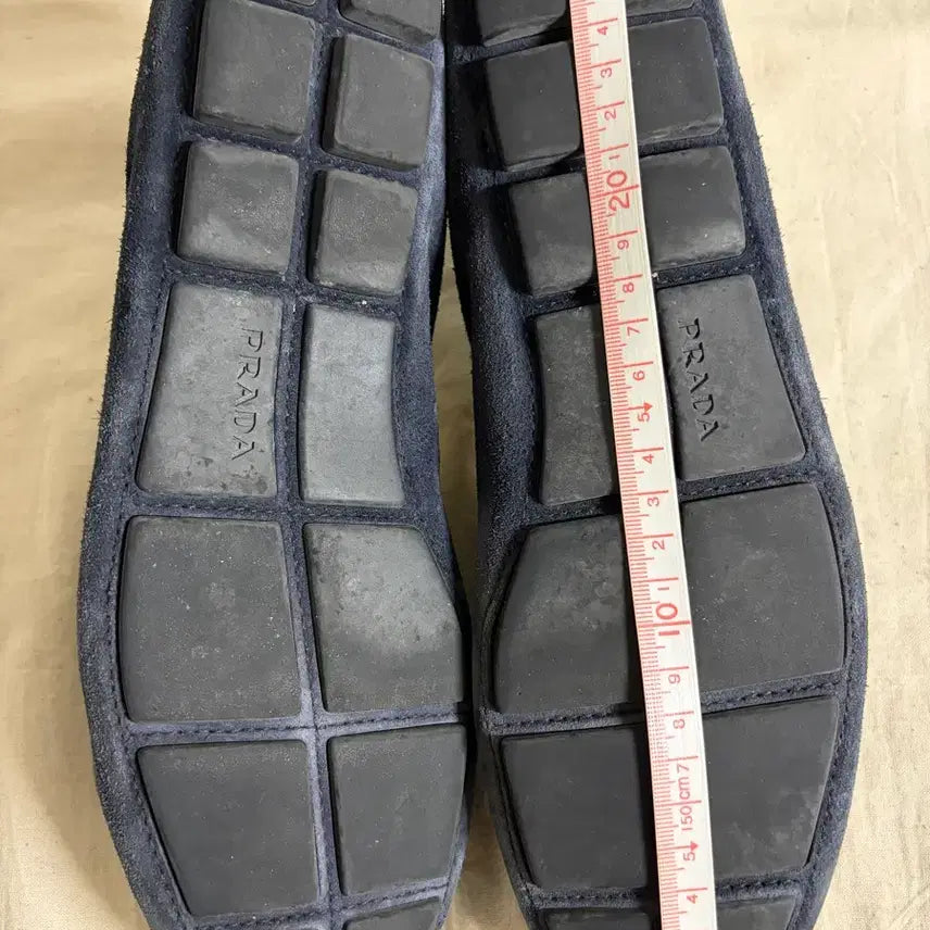 [SOLD OUT] 정품 프라다 스웨이드로퍼(UK7)