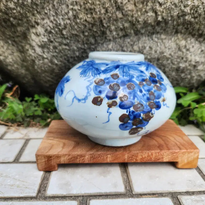[BUNJANG] Celadon Porcelain Grape Motif Bead Jar / 청화백자 철화(진사) 포도문 주판알단지