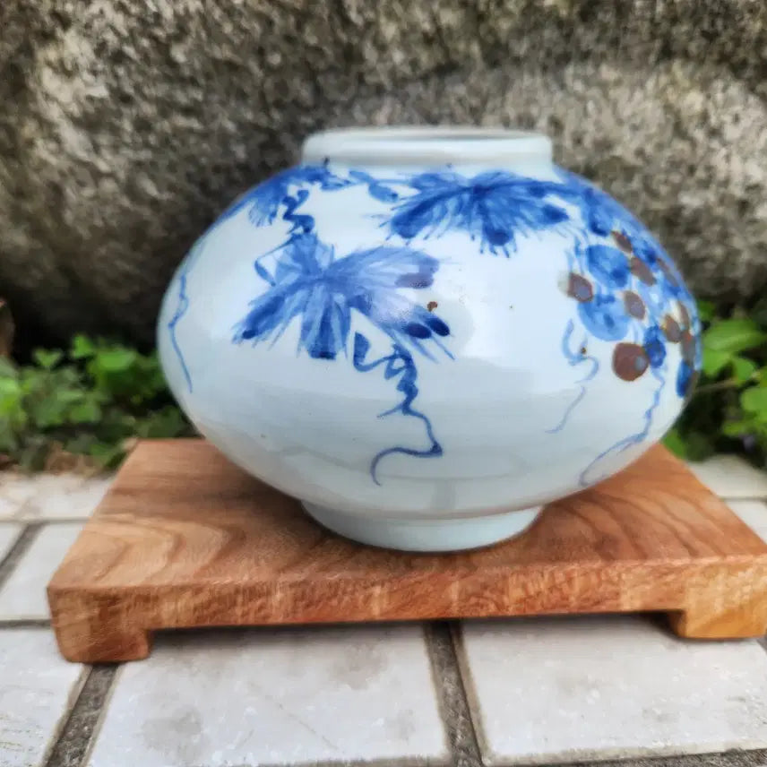 [BUNJANG] Celadon Porcelain Grape Motif Bead Jar / 청화백자 철화(진사) 포도문 주판알단지
