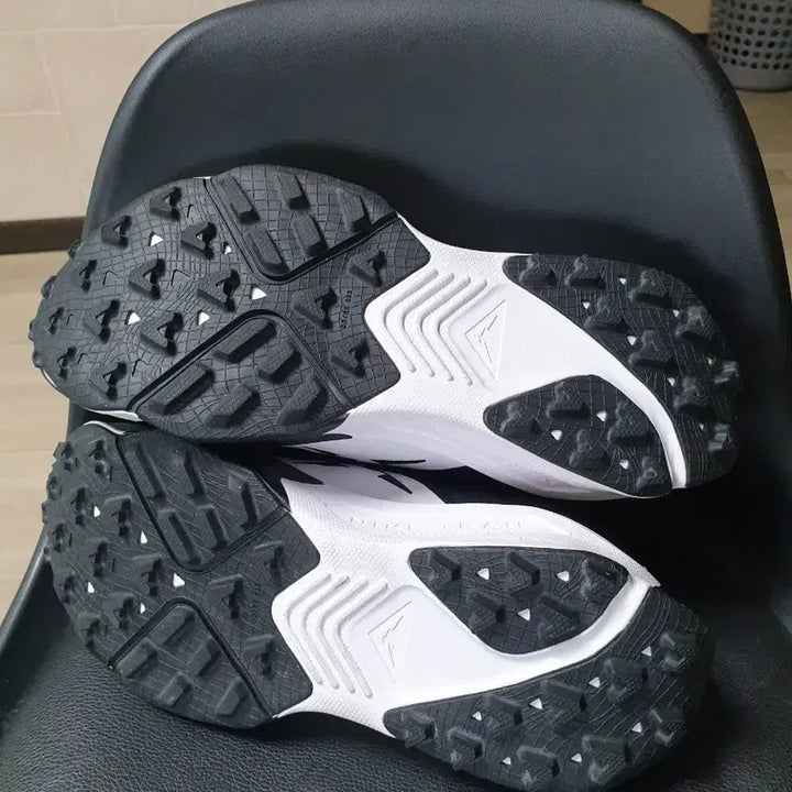 [SOLD OUT] 나이키 줌X 트레일 블랙  운동화 255