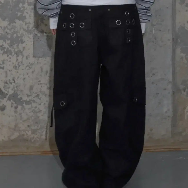 [SOLD OUT] 팬시클럽 크로스 포켓 카고 팬츠 (BLACK)