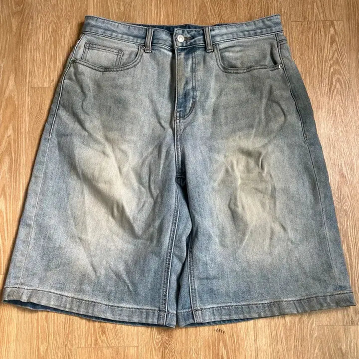 [BUNJANG] Brat Hand-Painted Shorts / Brat fat lips 핸드페인팅 쇼츠