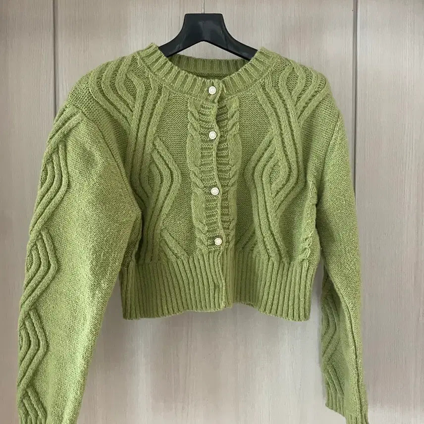 [BUNJANG] Green Cable Knit Cardigan / 연두색 케이블 니트 가디건
