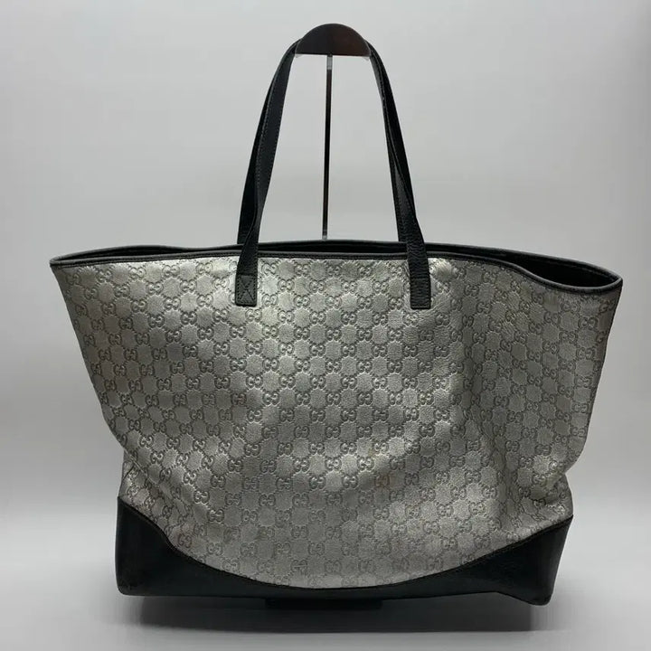 [BUNJANG] Gucci GG Logo Embossed Metallic Silver Shoulder Bag / 267000804 구찌 GG 로고 엠보싱 메탈릭 실버 숄더백 238695