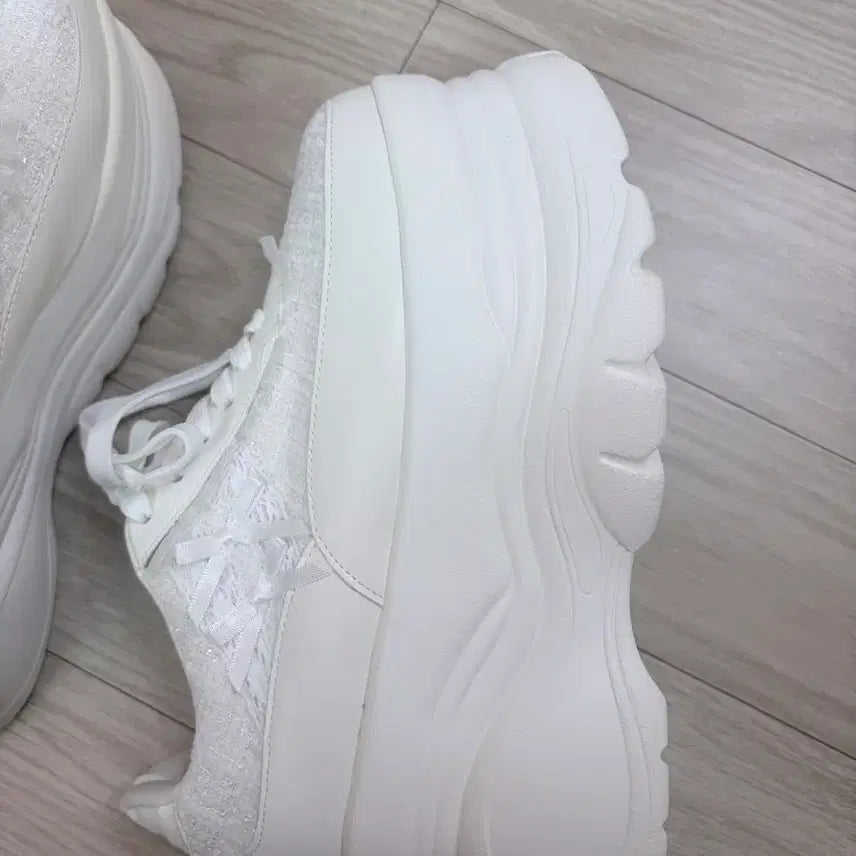 [BUNJANG] Unused Platform Sneakers / 미사용 통굽 양산형 지뢰계 일녀 스타일 운동화 스니커즈 판매