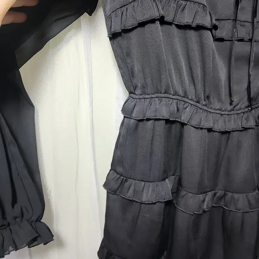 [BUNJANG] PAIN OR PLEASURE Frill Blouse / [새상품]페인오어플레져PAIN OR PLEASURE 프릴 블라우스