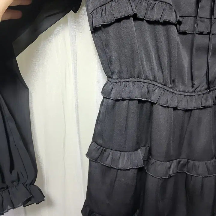 [BUNJANG] PAIN OR PLEASURE Frill Blouse / [새상품]페인오어플레져PAIN OR PLEASURE 프릴 블라우스