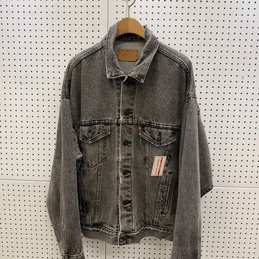[SOLD OUT] 리바이스 빈티지 흑청 데님 자켓 U1624