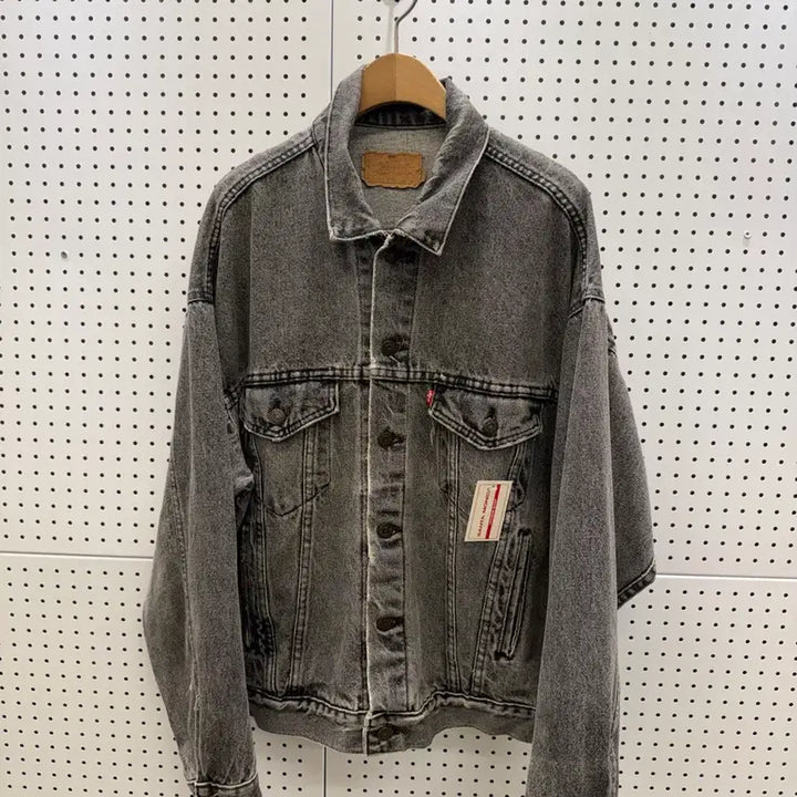[SOLD OUT] 리바이스 빈티지 흑청 데님 자켓 U1624