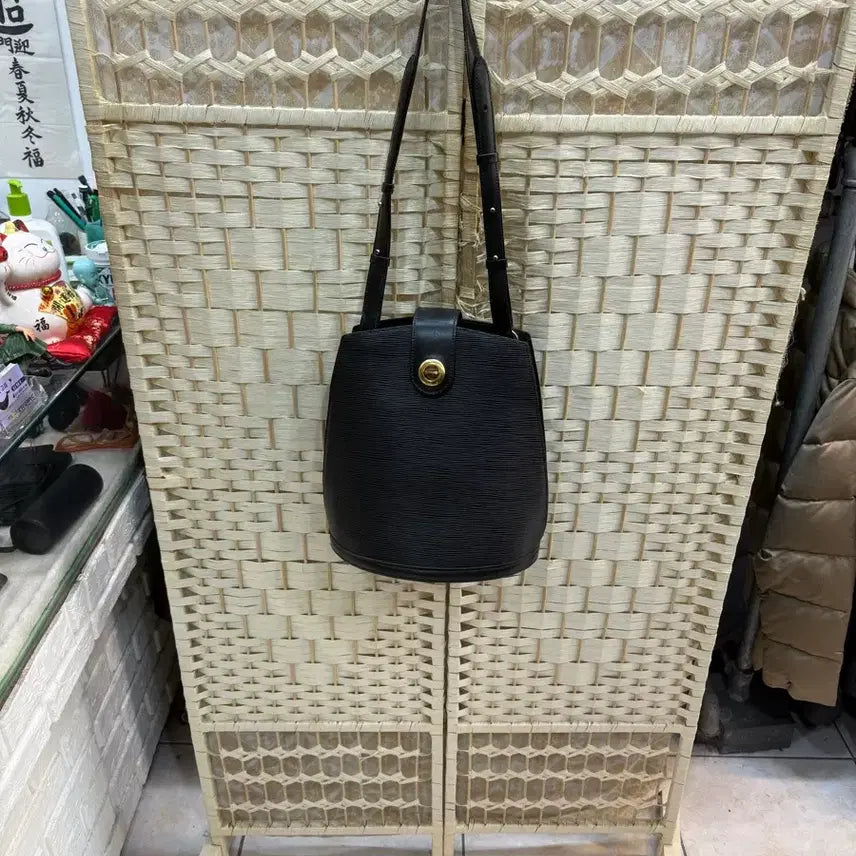 [SOLD OUT] 정품 루이비통 에삐 클루니 팝니다
