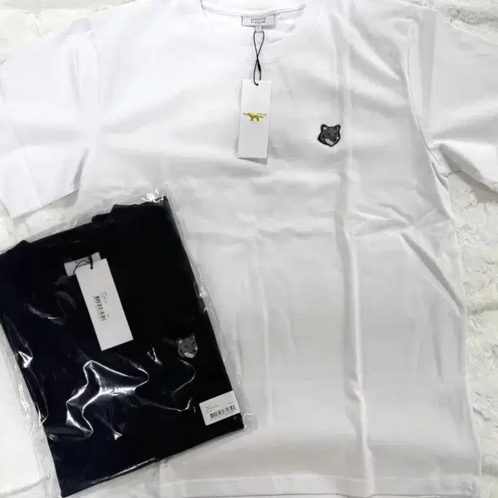 [BUNJANG] Maison Kitsune Gray Fox Short Sleeve T-shirt / 메종키츠네  그레이이 폭스 반팔티 블랙/화이트